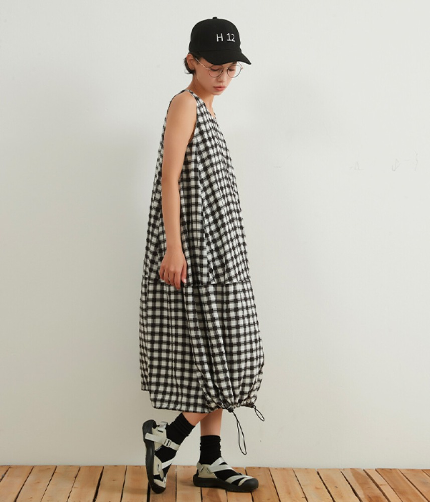 [On One’s Own]  2dn restock ! draw string balloon check dress